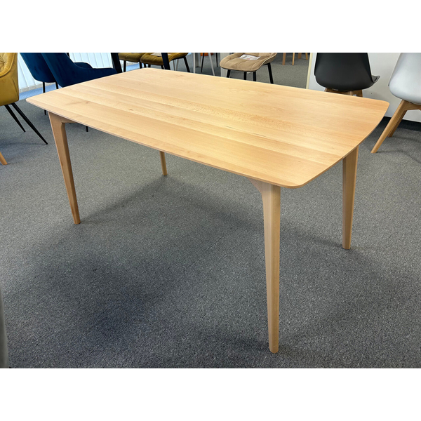 RENE jedálenský stôl