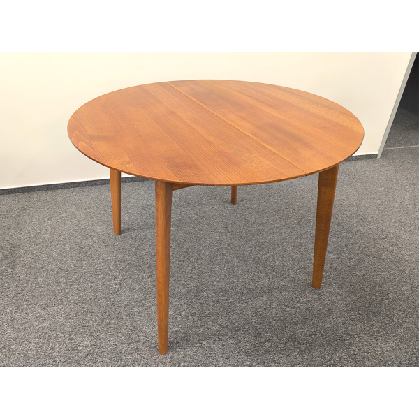 OLIVER jedálenský stôl