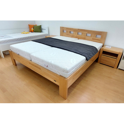 STENLY 180x200 drevená posteľ - drobný škrabanec
