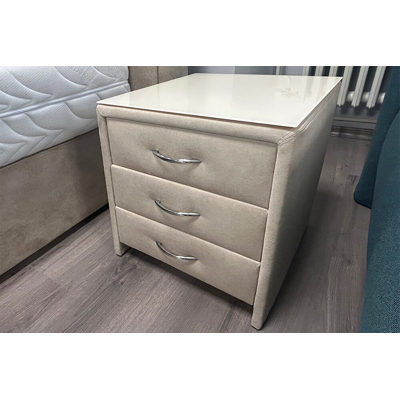 ETNA čalúnený nočný stolík + sklo