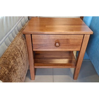 Tosca bukový nočný stolík