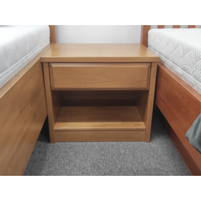 Elis drevený nočný stolík