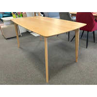 RENE jedálenský stôl